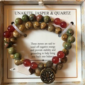 Stone bracelet set in box*